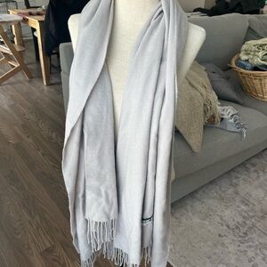 Cashmere scarf
